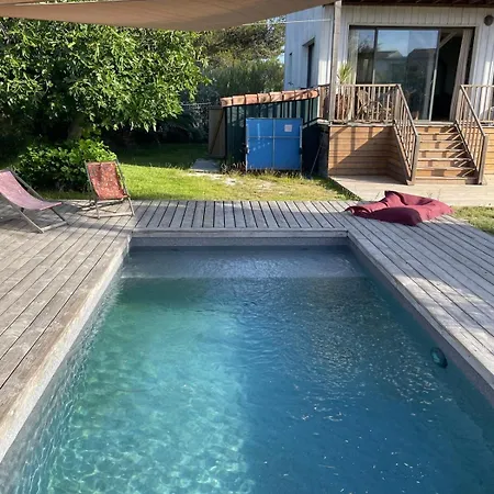 And Pool 8 People * פרונטיניאן